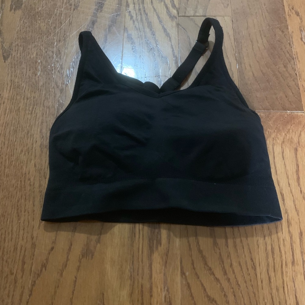 Black sports bra